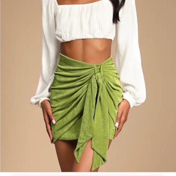 Beachside party shiny green ruched tie-front mini skirt - Picture 3 of 7